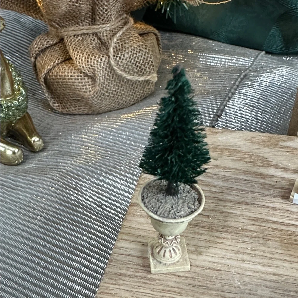 Department 56 Seasons Bay Potted Topiaries Green‎ and Tan